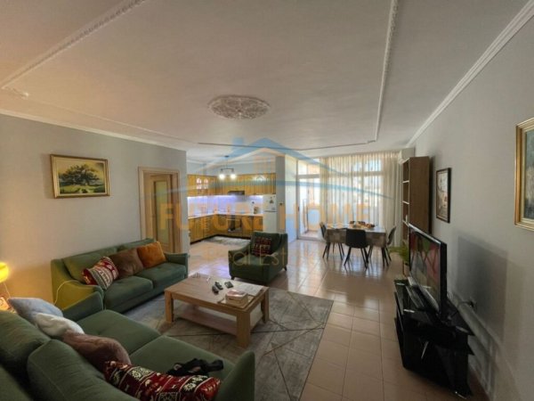 Tirane, shitet apartament 2+1+Aneks+Ballkon Kati 9, 105 m² 248.000 € (Komuna e Parisit)