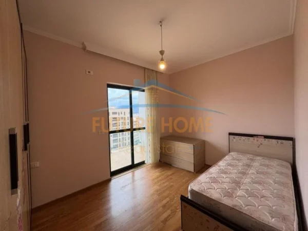 Tirane, shitet apartament 2+1+Ballkon Kati 10, 89 m² 350.000 € (RRUGA BARRIKADAVE)