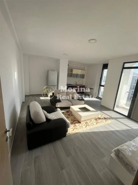 Tirane, jepet me qera apartament 2+1+Ballkon Kati 4, 97 m² 400 € (Rruga 5 Maj)
