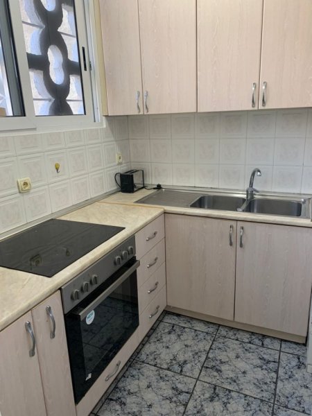 Tirane, jepet me qera apartament 2+1+Ballkon Kati 4, 88 m² (Pazari i Ri)