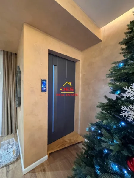 Vlore, shitet apartament duplex 3+1+Aneks+Ballkon Kati 6, 265 m² 350.000 € (Rruga Enver Jaho)