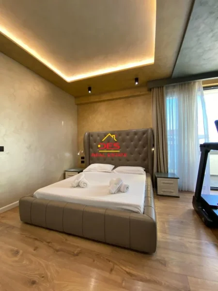 Vlore, shitet apartament duplex 3+1+Aneks+Ballkon Kati 6, 265 m² 350.000 € (Rruga Enver Jaho)