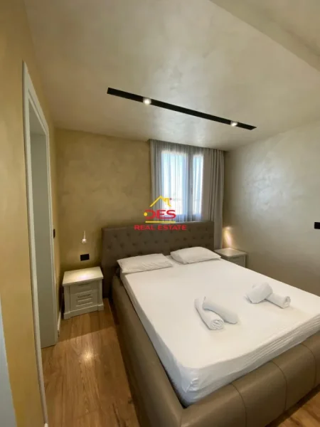 Vlore, shitet apartament duplex 3+1+Aneks+Ballkon Kati 6, 265 m² 350.000 € (Rruga Enver Jaho)