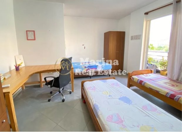 Tirane, jepet me qera apartament 2+1+Ballkon Kati 3, 450 m² 450 € (Shkoze)