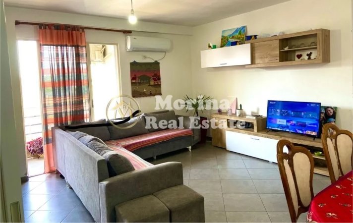 Tirane, jepet me qera apartament 2+1+Ballkon Kati 3, 450 m² 450 € (Shkoze)