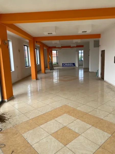 Tirane, jepet me qera zyre Kati 2, 230 m² 1.000 € (ASTIR)