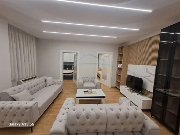 Tirane, jepet me qera apartament 2+1 Kati 3, 90 m² 650 € (Kodra e DIellit)