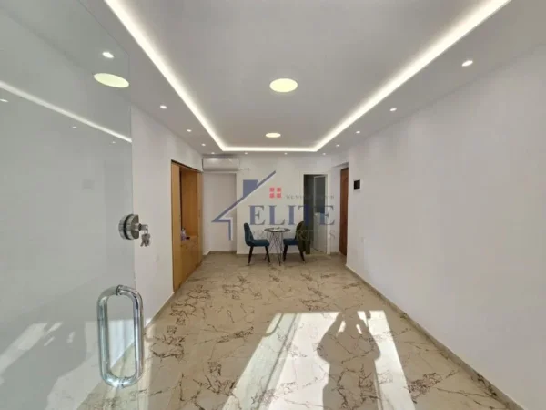 Tirane, shitet dyqan Kati 0, 30 m² 150.000 € (21 Dhjetori)