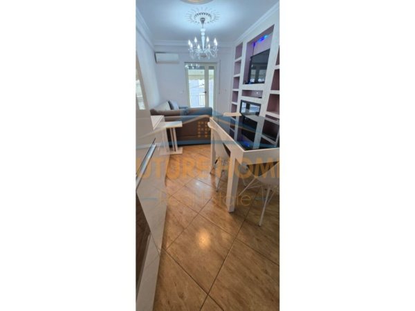 Tirane, shitet apartament 1+1+Aneks+Ballkon Kati 3, 57 m² 135.000 € (rruga kavajes)