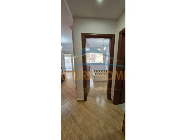 Tirane, shitet apartament 1+1+Aneks+Ballkon Kati 3, 57 m² 135.000 € (rruga kavajes)