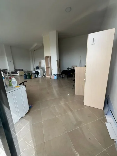 Tirane, jepet me qera ambjent biznesi Kati 0, 110 m² 700 € (ASTIR)