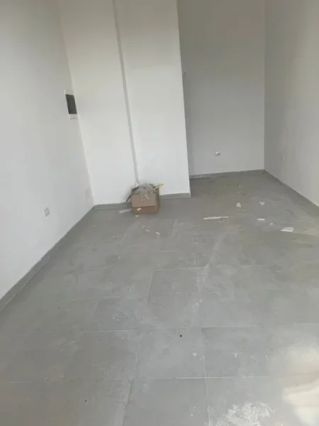 Tirane, jepet me qera ambjent biznesi Kati 0, 50 m² 600 € (ASTIR)