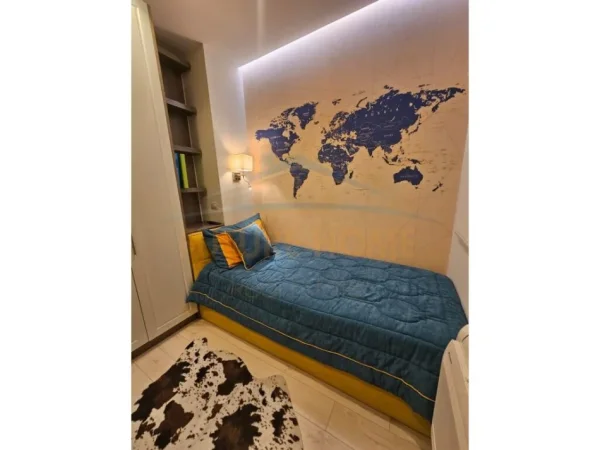 Tirane, jepet me qera apartament 2+1+Aneks+Ballkon Kati 19, 100 m² 1.500 € (ambasador 3, air albania)