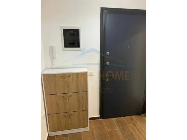 Tirane, jepet me qera apartament 1+1 Kati 2, 64 m² 450 € (VILA L)