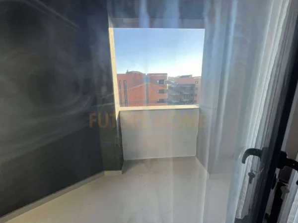 Tirane, jepet me qera apartament 1+1 Kati 7, 70 m² 500 € (UNAZA RE)