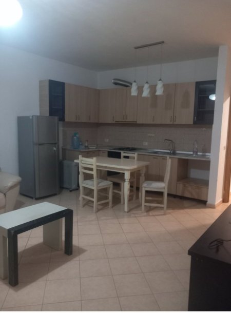 Tirane, jepet me qera apartament 1+1+Ballkon Kati 6, 60 m² 350 € (ASTIR)