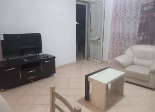 Tirane, jepet me qera apartament 1+1+Ballkon Kati 6, 60 m² 350 € (ASTIR)