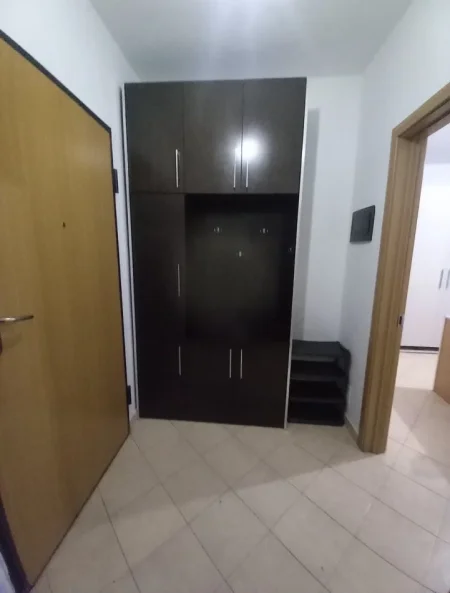Tirane, jepet me qera apartament 1+1+Ballkon Kati 6, 60 m² 350 € (ASTIR)