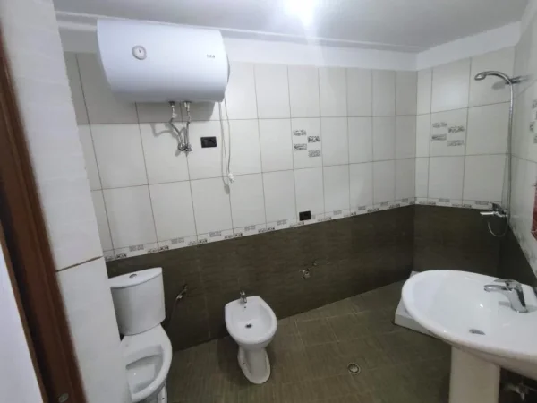 Tirane, shitet apartament 2+1+Aneks+Ballkon Kati 5, 100 m² 92.700 € (Fresku)