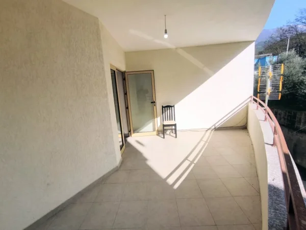 Tirane, shitet apartament 2+1+Aneks+Ballkon Kati 5, 100 m² 92.700 € (Fresku)