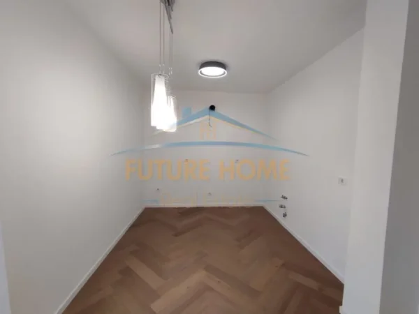 Tirane, jepet me qera zyre Kati 10, 110 m² 1.400 € (RRUGA DONIKA KASTRIOTI)