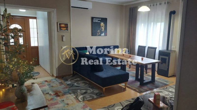 Tirane, jepet me qera apartament 4+1+Ballkon Kati 2, 120 m² 550 € (Stacioni i Trenit)