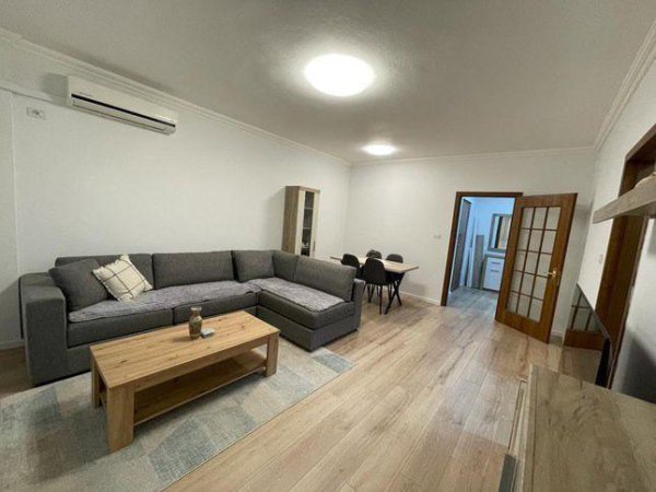 Tirane, shitet apartament 2+1+Ballkon Kati 7, 118 m² 400.000 € (Bllok)
