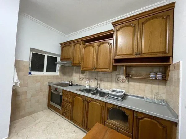 Tirane, shitet apartament 2+1+Ballkon Kati 7, 118 m² 400.000 € (Bllok)