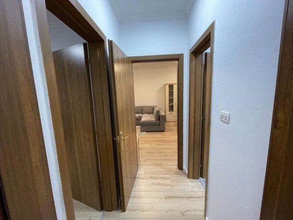 Tirane, shitet apartament 2+1+Ballkon Kati 7, 118 m² 400.000 € (Bllok)