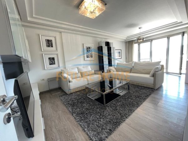 Tirane, jepet me qera apartament 3+1+Aneks+Ballkon Kati 3, 175 m² 2.000 € (Liqeni Artificial)