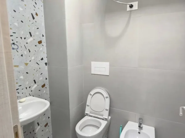 Tirane, jepet me qera apartament 1+1+Ballkon Kati 6, 55 m² 550 € (Astir Oasis residence)