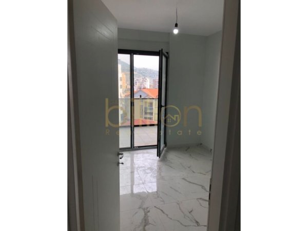 SHITET APARTAMENT 2+1+ 2 GARAZHDE, PRANE KALASE, ELBASAN!