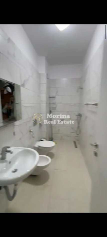 Tirane, jepet me qera apartament 2+1 Kati 2, 100 m² 700 € (Komuna e Parisit)