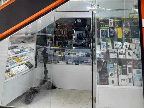 Tirane, jepet me qera ambjent biznesi Kati 0, 25 m² 450 € (RRUGA E ELBASANIT)