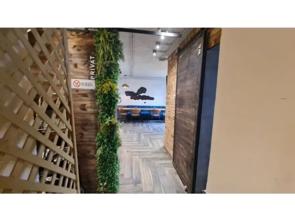 Tirane, shitet lokal Kati 0, 141 m² 50.000 € (PRANE PAZARIT TE RI)