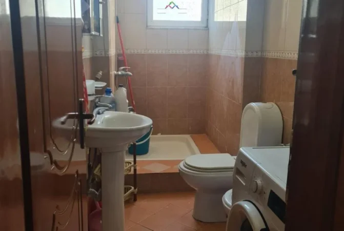 Tirane, shes apartament 1+1+Ballkon Kati 4, 56 m² 127.000 € (21 dhjetori)