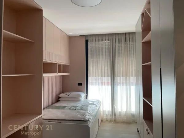 Tirane, jepet me qera apartament 2+1 Kati 3, 119 m² 1.550 € (Qendra tregetare TEG Tirana Albania)