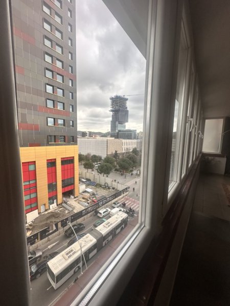 Tirane, jepet me qera apartament 1+1+Aneks Kati 6, 70 m² 650 € (Qender- 15 katëshi)