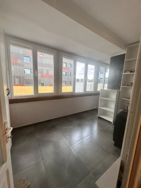 Tirane, jepet me qera apartament 1+1+Aneks Kati 6, 70 m² 650 € (Qender- 15 katëshi)