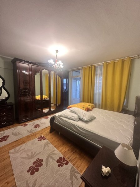 Tirane, jepet me qera apartament 1+1+Aneks Kati 6, 70 m² 650 € (Qender- 15 katëshi)