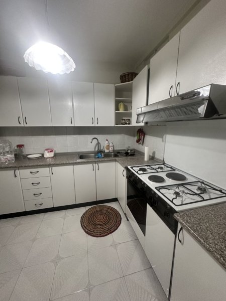 Tirane, jepet me qera apartament 1+1+Aneks Kati 6, 70 m² 650 € (Qender- 15 katëshi)