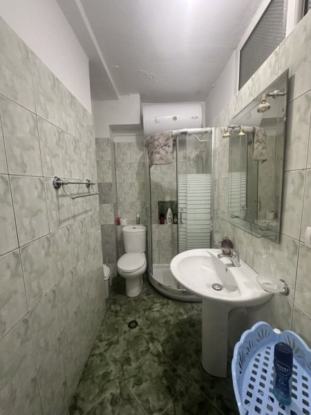 Tirane, jepet me qera apartament 1+1+Aneks Kati 6, 70 m² 650 € (Qender- 15 katëshi)
