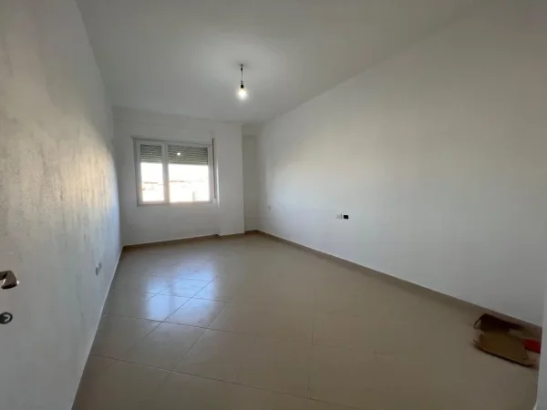 Tirane, shitet apartament 2+1+Aneks+Ballkon Kati 2, 118 m² 110.000 € (Linze)