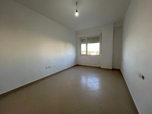 Tirane, shitet apartament 2+1+Aneks+Ballkon Kati 2, 118 m² 110.000 € (Linze)