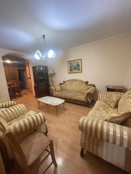 Tirane, apartament 2+1+Ballkon Kati 4, 80 m² (Rruga e Durresit)