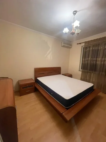 Tirane, apartament 2+1+Ballkon Kati 4, 80 m² (Rruga e Durresit)