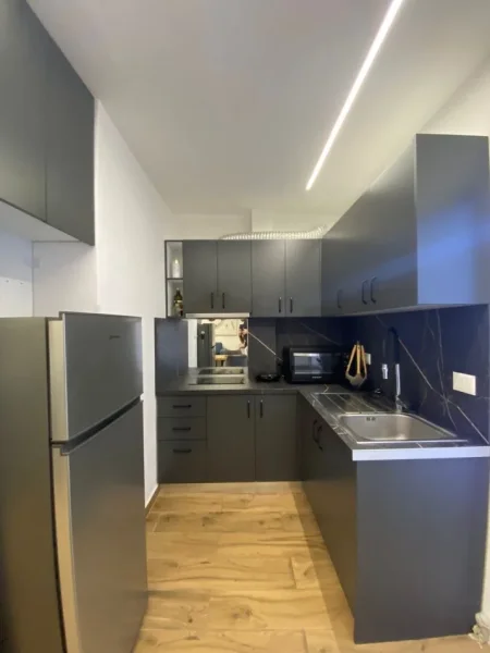 Tirane, Myslym shyri