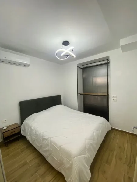 Tirane, Myslym shyri