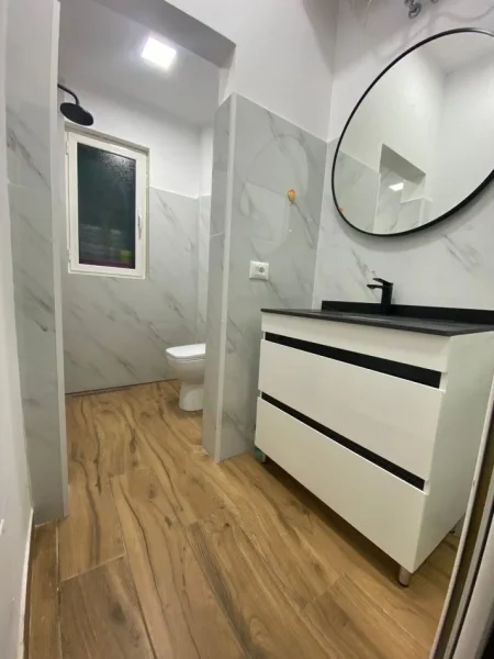 Tirane, Myslym shyri