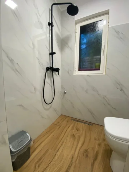 Tirane, Myslym shyri